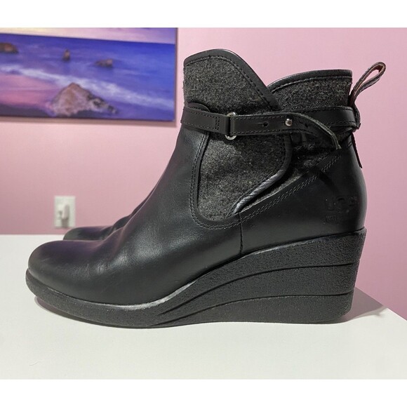 Ugg Ankle Boot Black 7? Emalie Leather Wedge Waterproof Outdoor Granola Girl - Picture 1 of 12